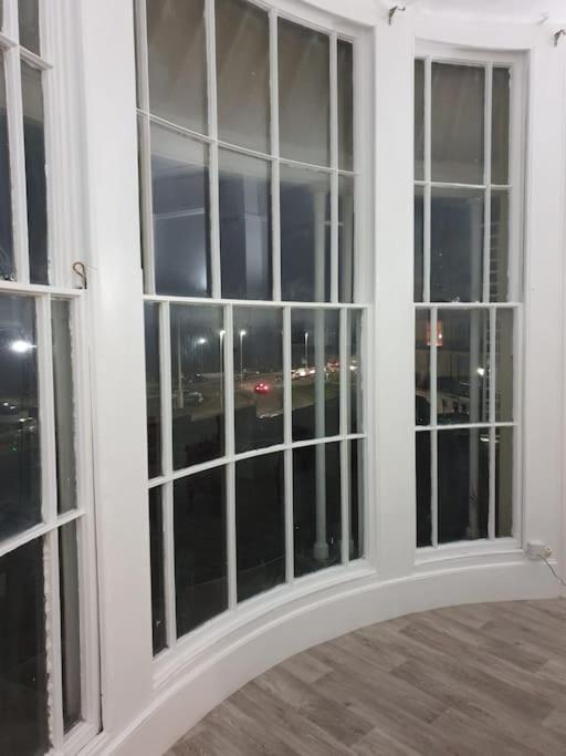 Period Sea View Flat In Hastings 아파트 외부 사진