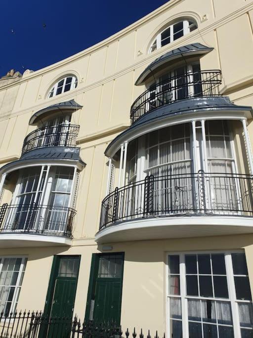 Period Sea View Flat In Hastings 아파트 외부 사진